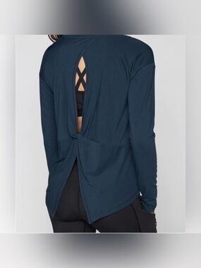 Women’s Athleta Navy Blue Essence Twist Long Sleeve Top Medium